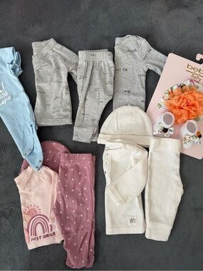 Infant outfit bundle  0-3 month